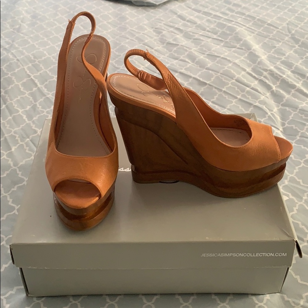 Coral wedges worn once in great condition